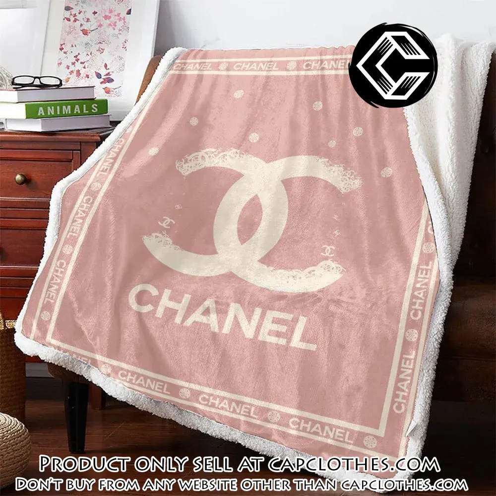 Chanel pinky luxury brand premium blanket fleece home decor special gift for family friend cc4403727